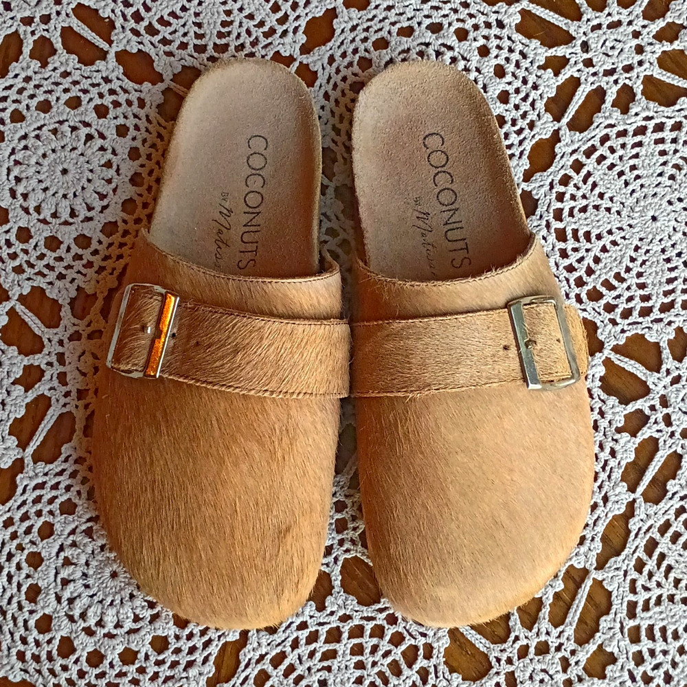 Matisse Coconuts Tan Calf Hair Clogs Womens 7 M Western Boho Cork Buckle Mules